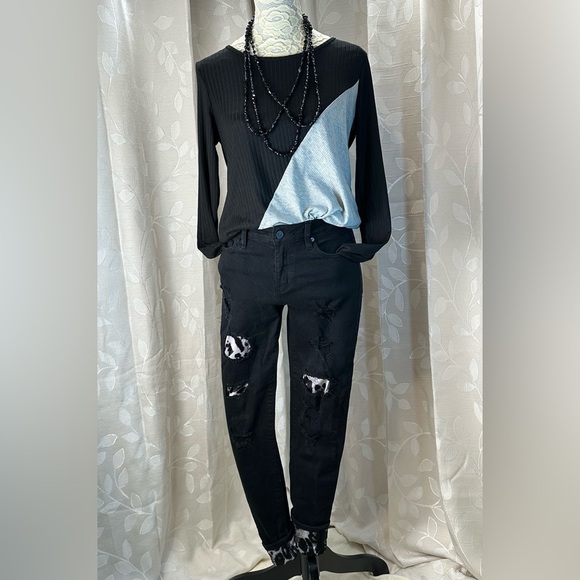 White Birch Women’s Small Black Gray Colorblock Long Sleeve Ribbed Knit Top NWT - Picture 1 of 8